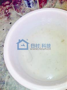 居民饮水惨遭污染 为什么水管里会流出筷子长细虫
