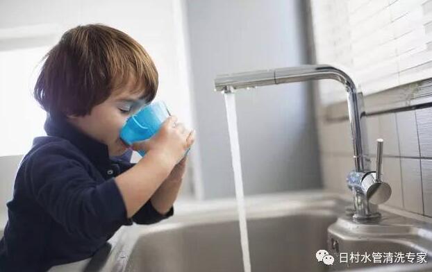 餐前饮水的六大好处 别忘记关注家庭用水健康，定期清洗水管